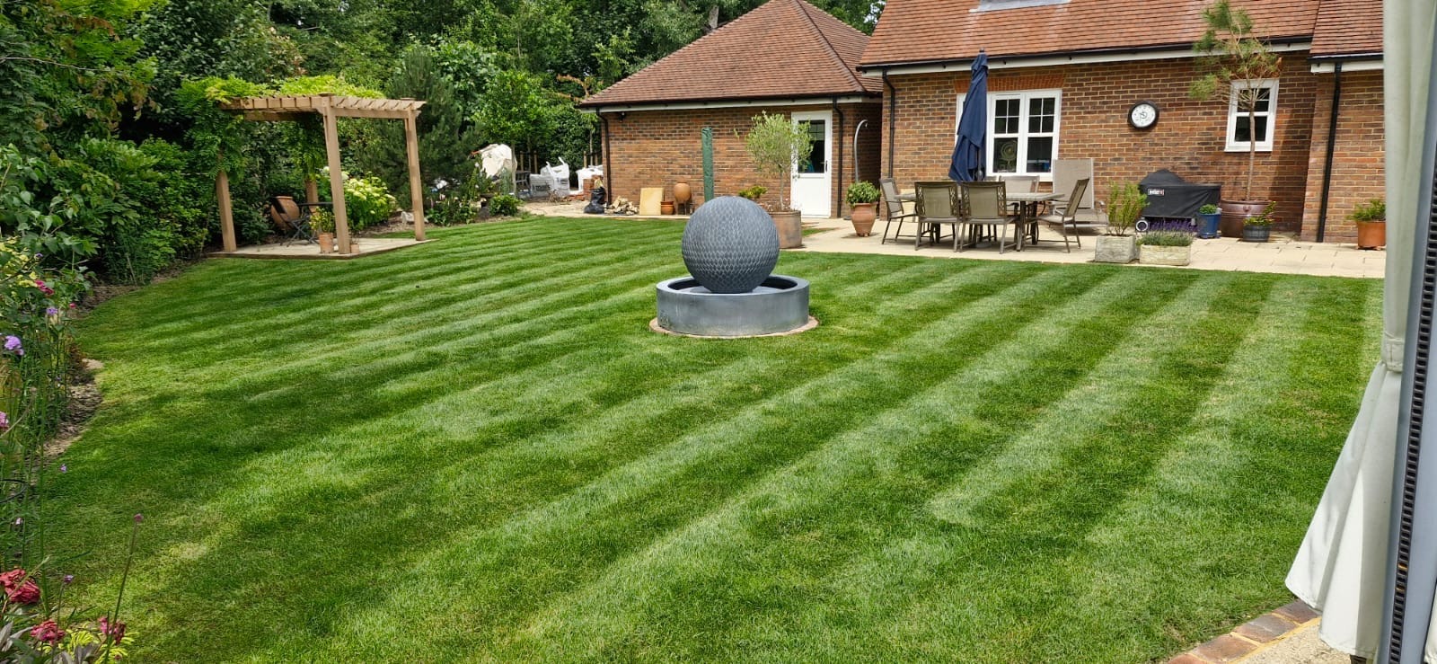 Striped lawn